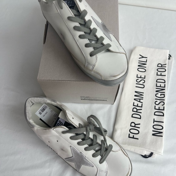 Golden Goose super star silver size 39 for US 8.5 new in box. - Picture 5 of 15
